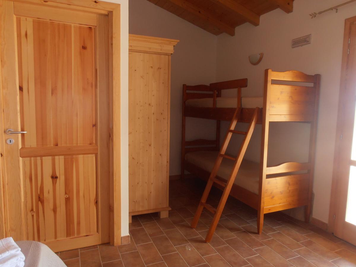 Azienda Agrituristica La Janna Di La Faj Будони Екстериор снимка