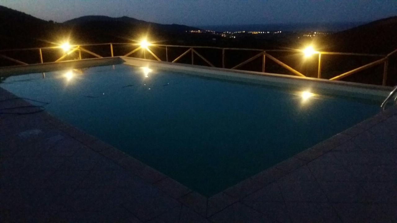 Azienda Agrituristica La Janna Di La Faj Будони Екстериор снимка